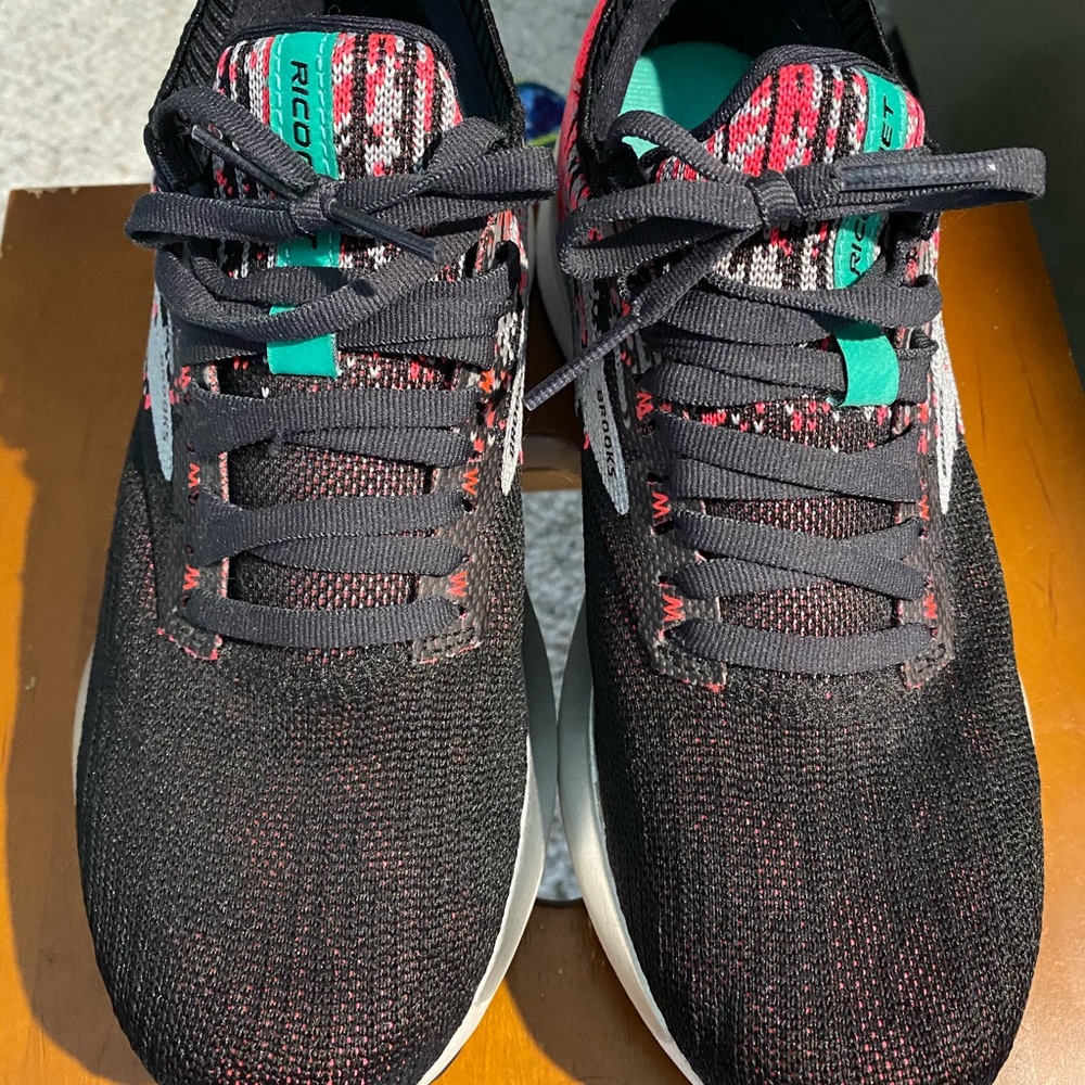 Brooks Ricochet women’s size 7.5